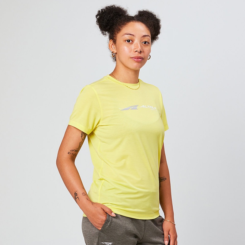 Yellow Altra EVERYDAY PERFORMANCE SHORT SLEEVE Women's T-Shirt | Australia AL5824X03